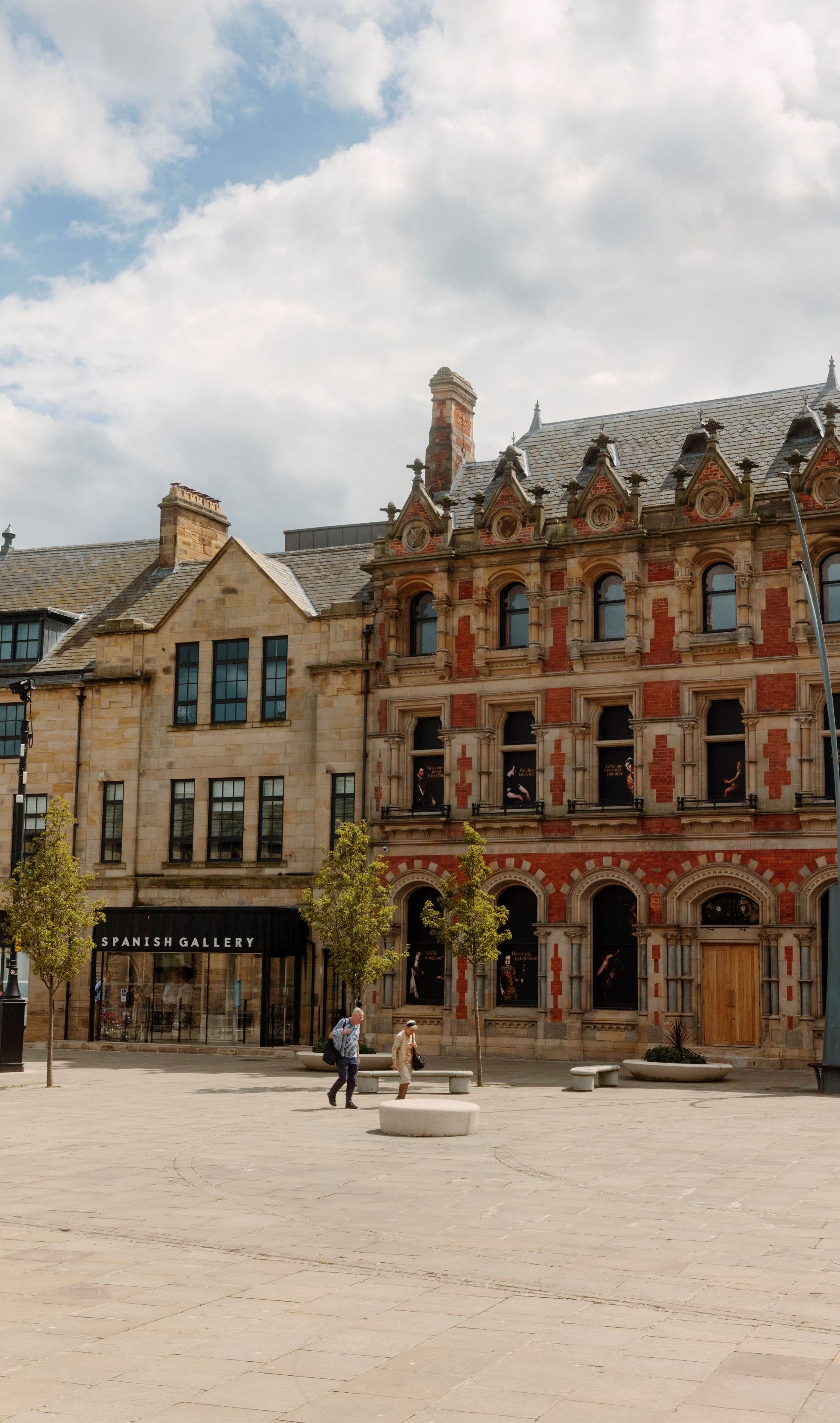 External view looking to the Spanish Gallery from the Market place